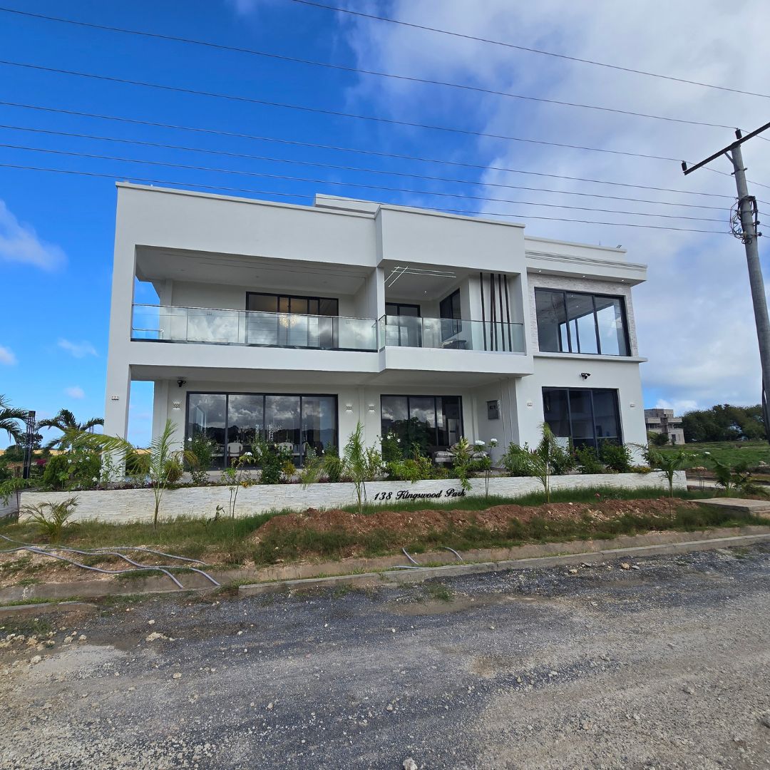 5-Bedroom Luxury Villa in Vipingo (4)